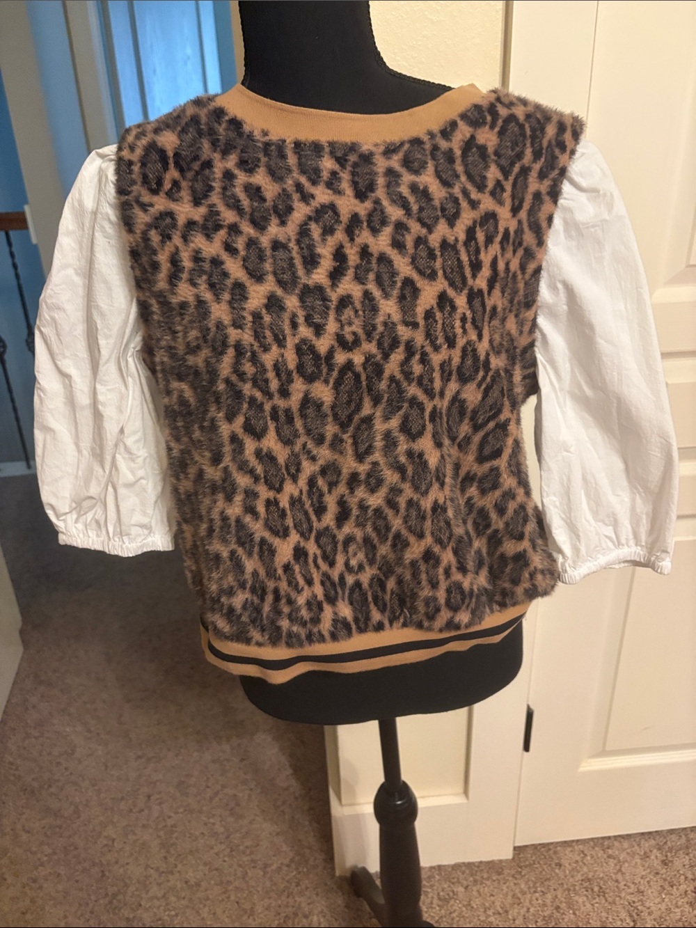 Leopard Print Faux-Fur Puff Sleeve Blouse - Brown/Black